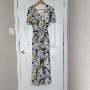 NWT Gal Meets Glam, Kiki Chiffon Maxi Dress; sz 4